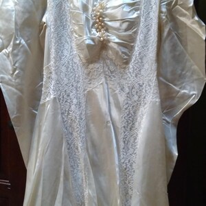 1920's 30's Wedding Gown image 3