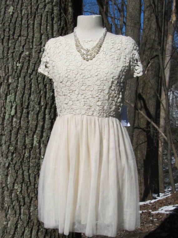 SALE - SALE -New Cream Lace Dress - image 5