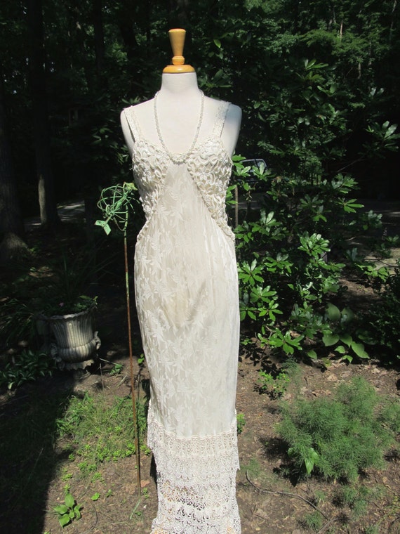 Beautiful Silk Ivory Gown or Wedding Gown trimmed… - image 3