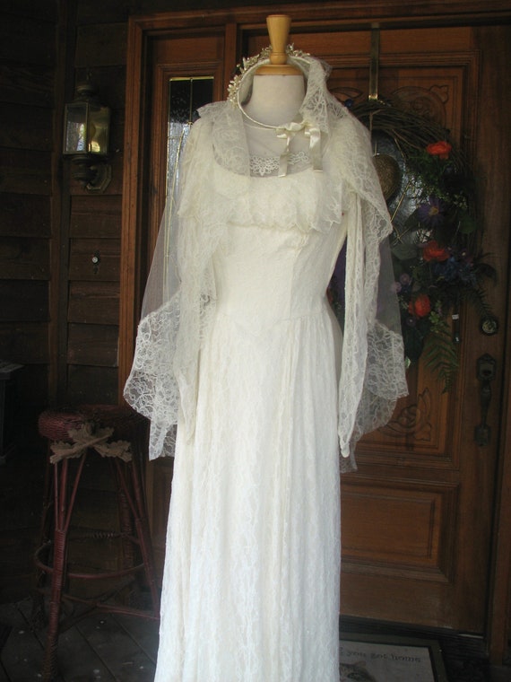 Antique 1930-1940's Lace gown - image 2