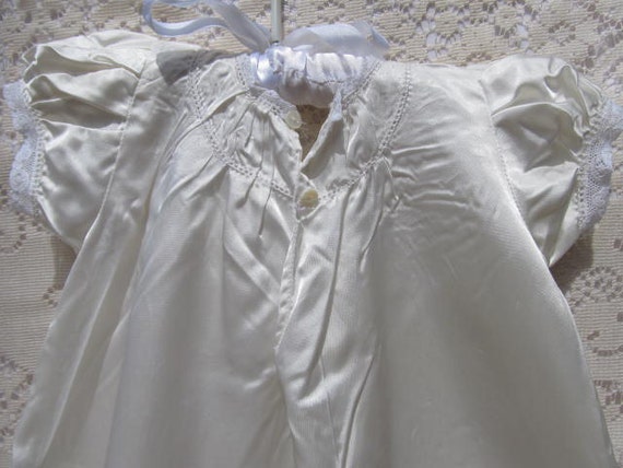 Sale - Sale -Vintage Ivory Satin Christening/Bapt… - image 4