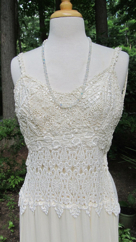 Beautiful Gown with Beautiful Laces - image 4
