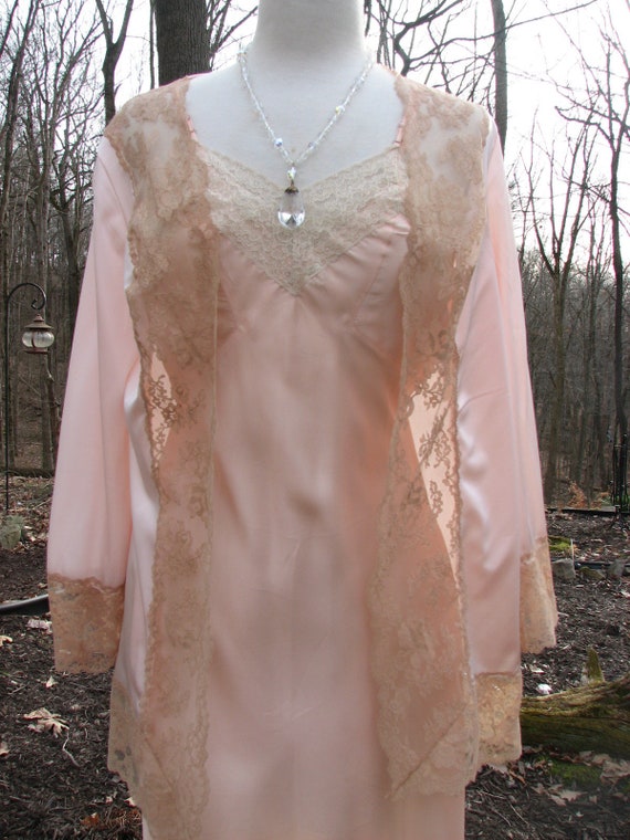 Vintage bed peach bed jacket