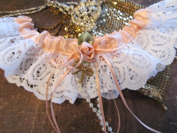 Hanmade Victorian Peach and White Lace Wedding/Br… - image 3