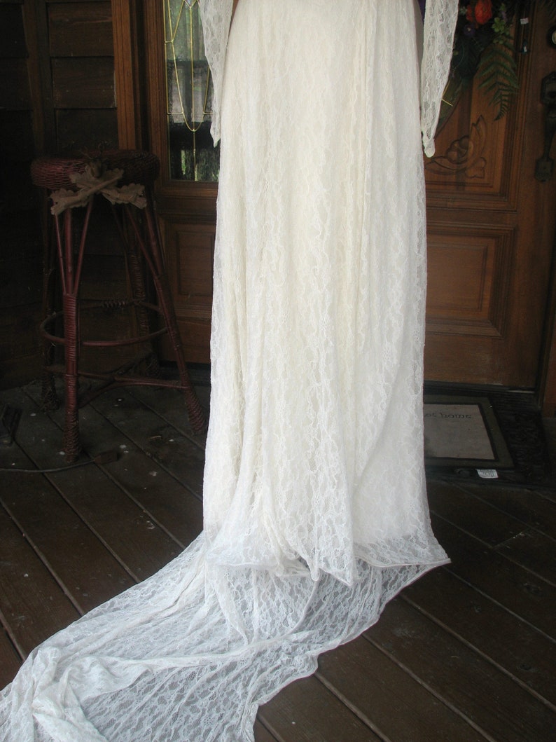 Antique 1930-1940's Lace gown image 4