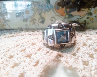 VINTAGE Sterling Blue Sapphire Ring