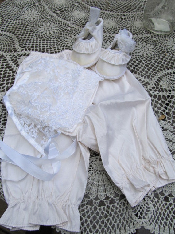 Beautiful, Beautiful Silk Christening/Baptism Emb… - image 4