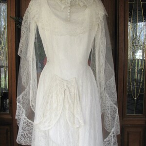 Antique 1930-1940's Lace gown image 8