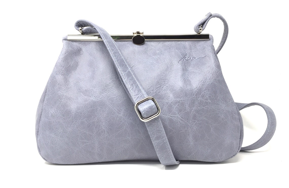 Ledertasche Damen hellblau mit Klippverschluss Handtasche - Etsy.de