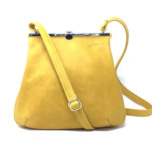 Ledertasche Damen gelb, Handtasche Leder, Umhängetasche Leder Damen, Hobobag, Geschenk Damen, Tasche mit Bügelverschluss, kaaberlin