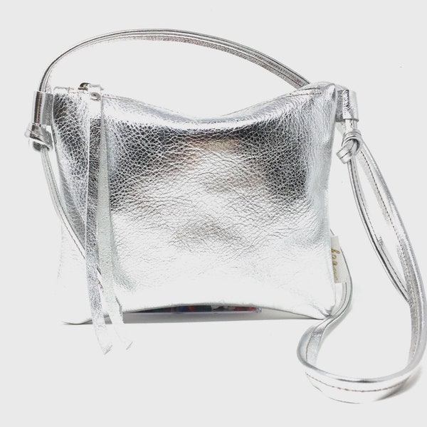 Kleine Ledertasche, Clutch Leder silber