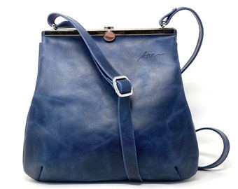 Borsa in pelle blu con chiusura clip argento, borsa a tracolla in pelle Klipper M "SAPHIR"