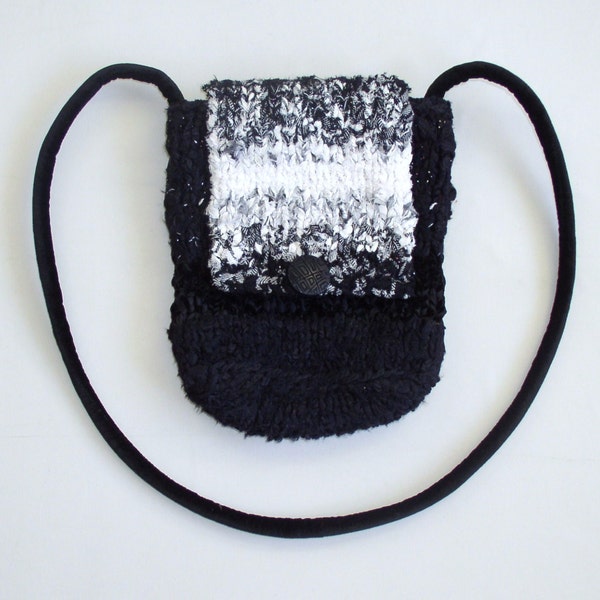 sac à main “contraste”/tricoté/bohème/accessoires/sac à main/laine/noir - couleur blanc/tricoté/laine/rubans textiles/ethnique/sac à main/ par Elenamoda