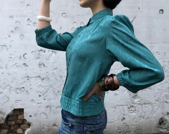 Vintage rare shade of green 90s blouse with shoulder pads/ Size US 8