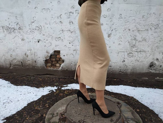 Vintage high waist wool cotton pencil skirt.