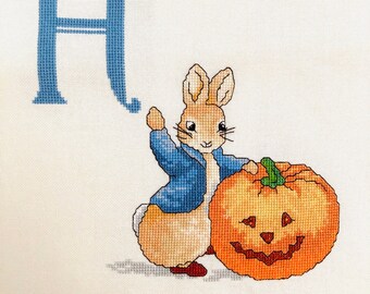 Lettre ABC Peter Rabbit au point de croix fait main H pour chambre d'enfant Beatrix Potter, prête à encadrer