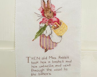 Pierre lapin fait main point de croix petit point de croix décoration chambre d'enfant Beatrix Potter cadeau pour bébé prêt à encadrer