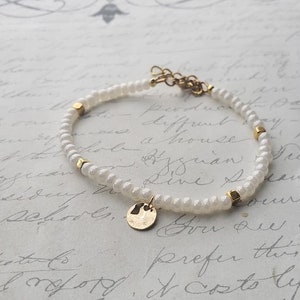 Bracelet prénom heishi enfant ou adolescent rose blanc rosé