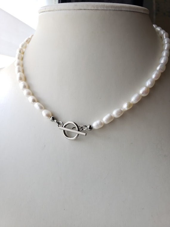 Toggle clasp pearl on sale necklace