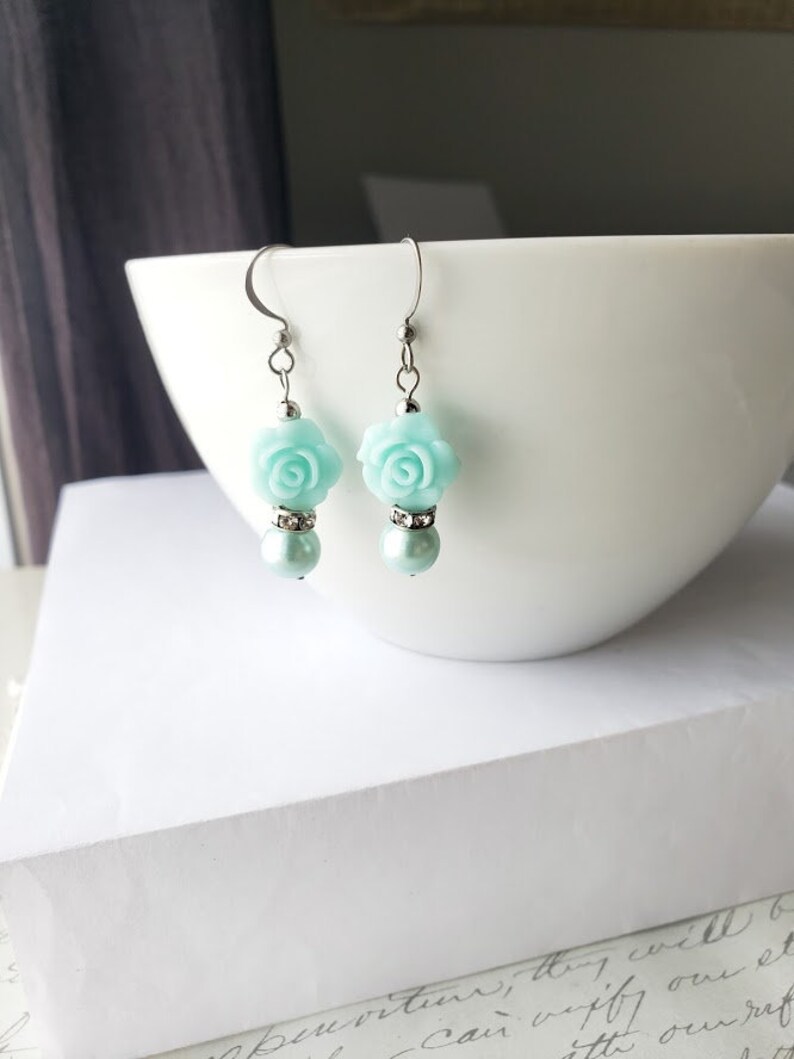 Mint color flower earrings with rhinestone and pearl drop