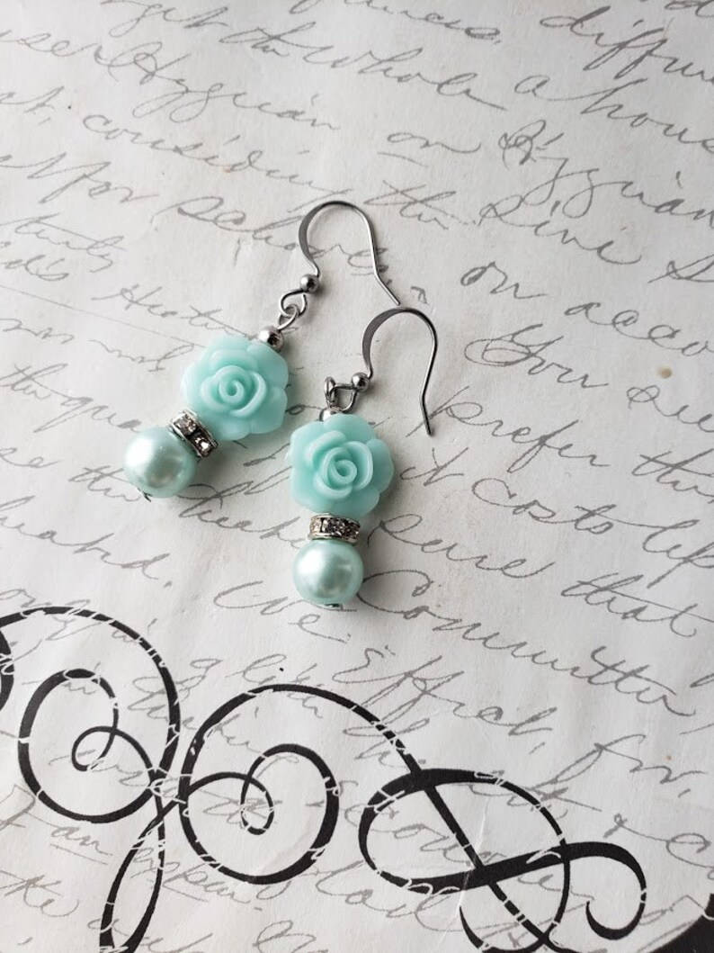 Mint color flower earrings with rhinestone and pearl drop