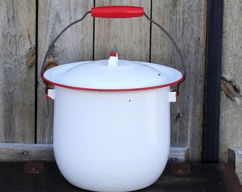 Vintage Enamelware Chamber Pot With Lid, White With Red Trim Enamelware Bucket, Enamel Diaper Pail