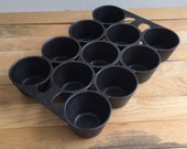 Griswold Cast Iron Muffin Cupcake Pan