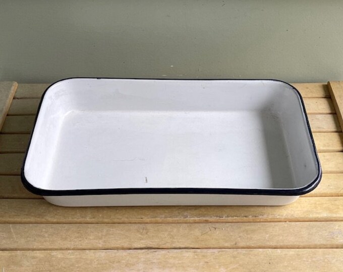 Vintage Enamel Cake Pan, White With Blue Trim Enamelware Baking Pan Etsy