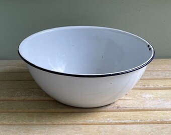 8.6 Inch White Enamel Mixing Bowl With Black Rim - Vintage Style For Kitchen & Dining