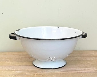 White WIth Black Trim Enamel Colander, Vintage Farmhouse Kitchen