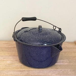 Vintage Blue Speckle Graniteware Cooking Pot With Lid