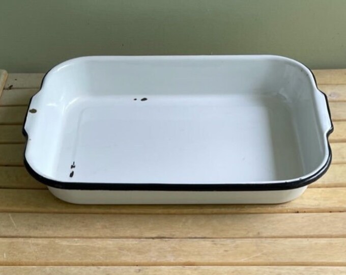 Vintage Enamel Cake Pan, White With Black Trim Enamelware Baking Pan Etsy