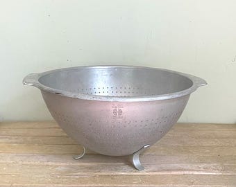 Vintage Wear Ever Aluminum Colander, Farmhouse Kitchen