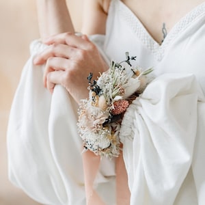 Maya Dusky Pink Wedding Dried Flower Bridesmaid Corsage Bracelet