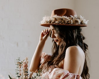 Sombrero de boda Fedora nupcial con flores secas Lena Tan