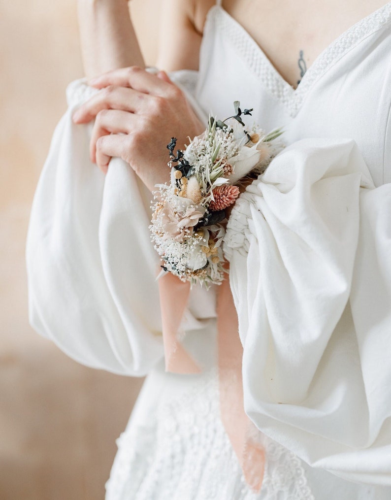 Maya Dusky Pink Wedding Dried Flower Bridesmaid Corsage Bracelet