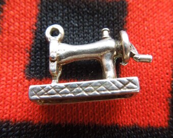 Sterling Sewing Machine Charm Figural Sewing Machine Sterling Silver Charm for Bracelet from Charmhuntress 03238
