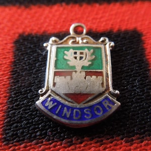 Enamel Silver Windsor Charm England Travel Shield Crest Silver Charm for Bracelet from Charmhuntress 06435