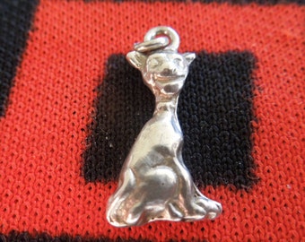 Sterling Cat Charm Tall Sitting Cat Feline English Cheshire Cat Silver Charm para pulsera de Charmhuntress 03837