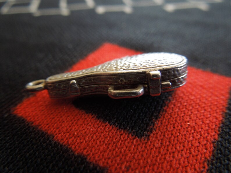 Sterling Opening CHIM Gangsters Violin Case Charm Opens To A Machine Gun Inside Sterling Silver Charm for Bracelet from Charmhuntress 05154