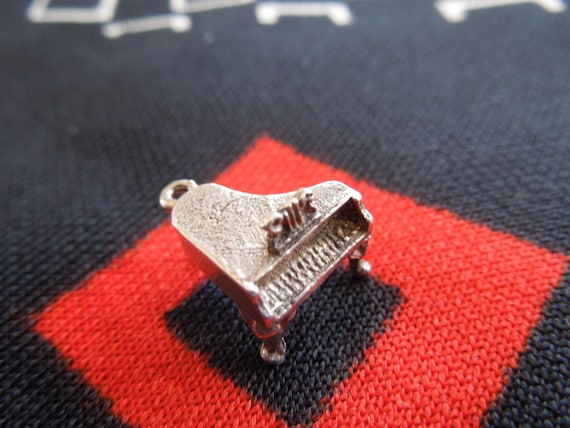 Sterling Piano Charm Figural Grand Piano Sterling Silver Charm for Bracelet from Charmhuntress 02782