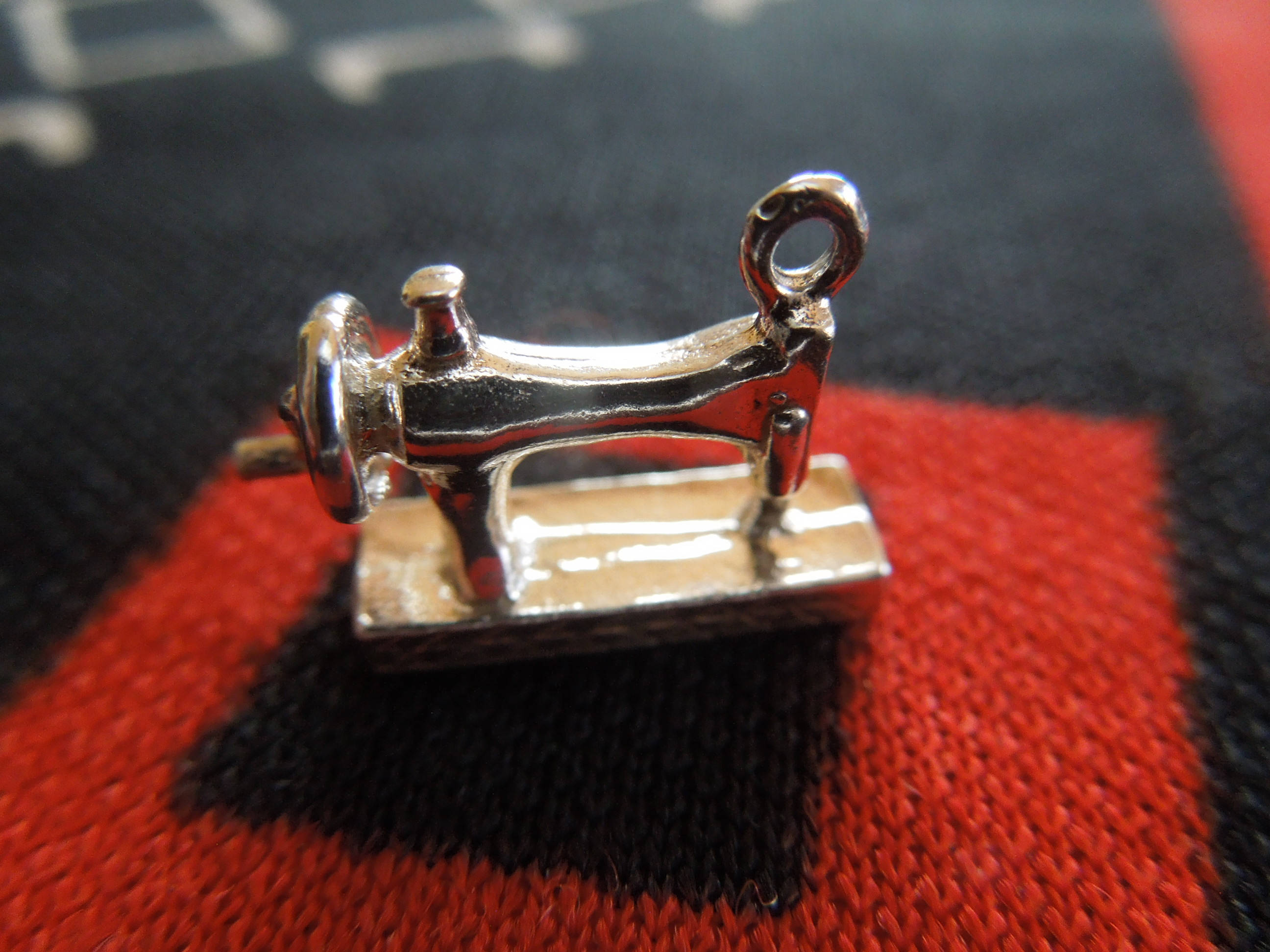 Charme Bracelet Argent Sterling Machine à Coudre Vintage - 1,5 Cm - Occasion Bon état
