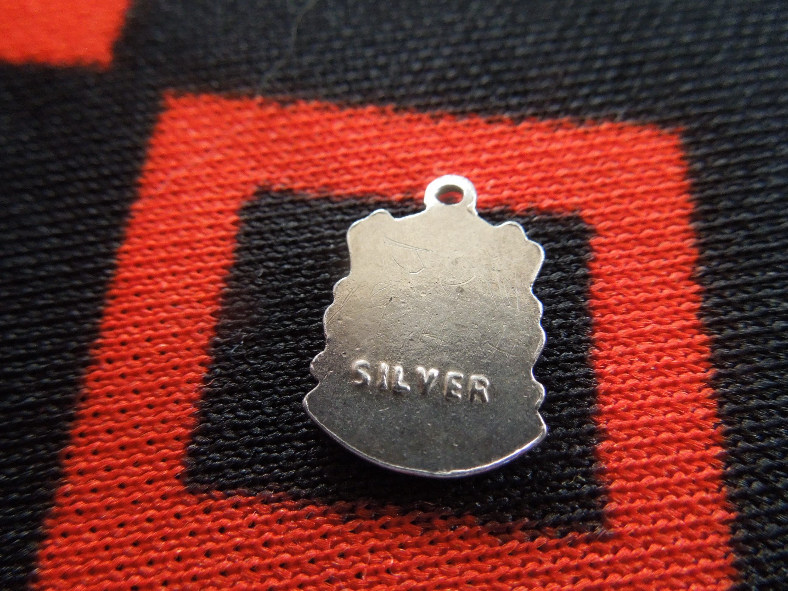 Charme (Pendentif) Vintage En Argent Sterling 925 - Bouclier émaillé HMK NEWQUAY - Poids 0,9g