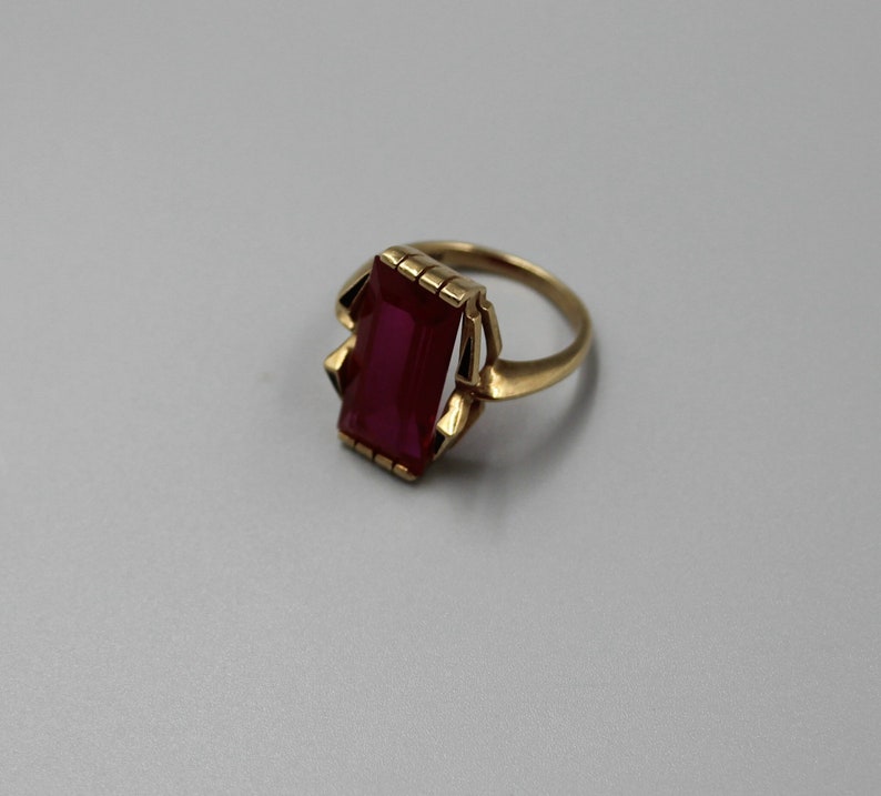 10K Gold Art Deco Ring with Pink Stone Estate Jewelry from Charmhuntress X193