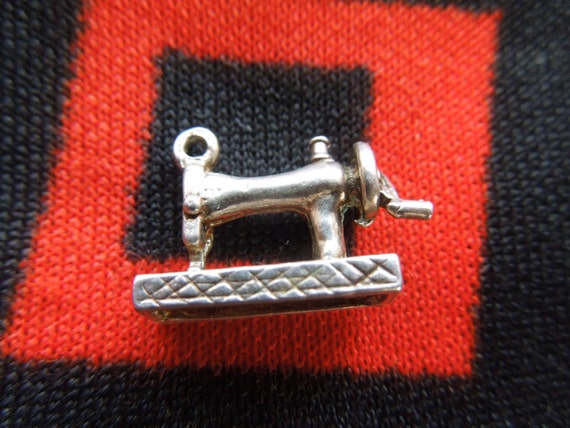 Sterling Sewing Machine Charm Figural Sewing Machine Sterling Silver Charm for Bracelet from Charmhuntress 03238