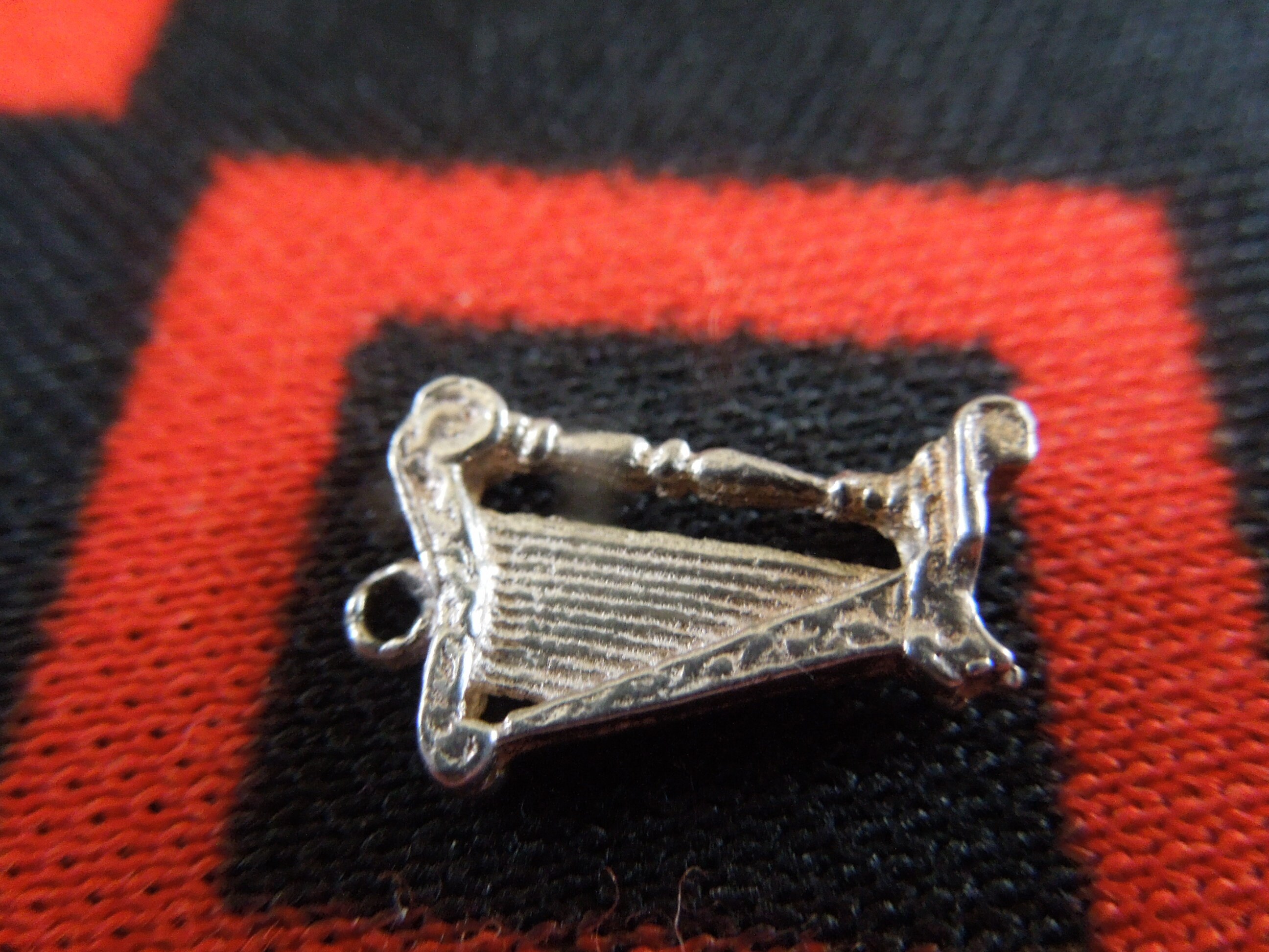 Charme Bracelet Harpe En Argent Sterling Vintage - Poids 1,2 G, Taille 2 Cm, Occasion En Bon état
