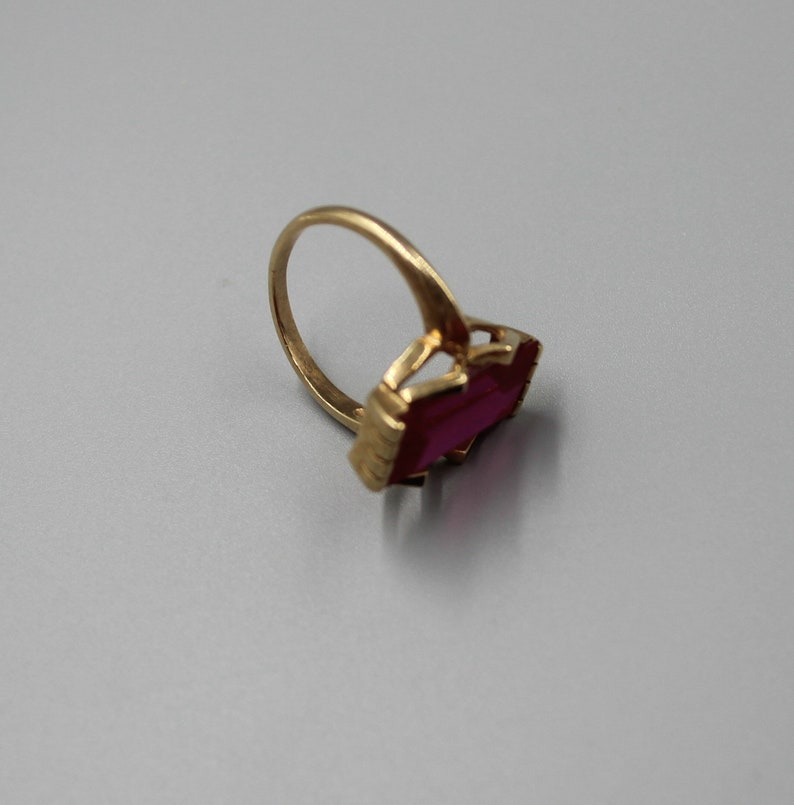 10K Gold Art Deco Ring with Pink Stone Estate Jewelry from Charmhuntress X193