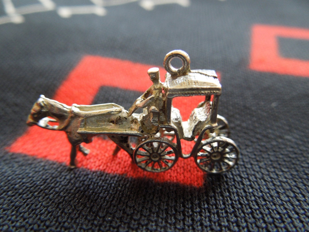 Charm De Bracelet Argent 925 - Forme Calèche En Mouvement, 5,0 G, 2,3 Cm, Vintage, Occasion