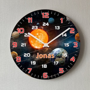 Kinderzimmer Uhr Planeten Sonne Lernuhr mit Name personalisiertes Geschenk Junge