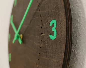 Holz Wanduhr 30 cm lautlos Birke moderne Uhr Grün Küchenuhr